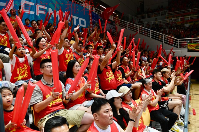 女五联赛浙江临平赛区开赛 揭幕战吸引1500余名球迷助阵